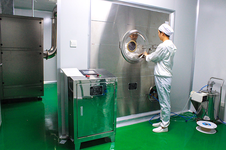 设备操作现场一(图1)